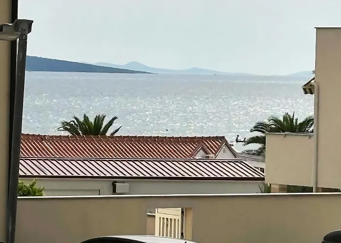 Apartment Maris - 1 Min To & Sea View