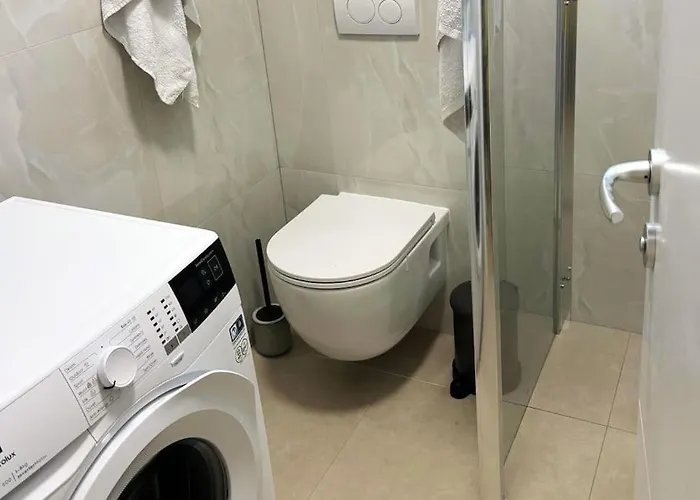 Apartment Maris - 1 Min To & Sea View Povljana