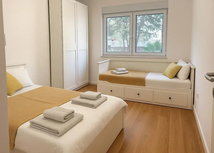 Apartment Maris - 1 Min To & Sea View