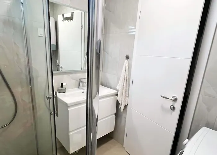 Maris - 1 Min To & Sea View * Povljana