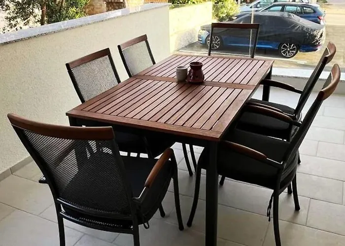 Maris - 1 Min To & Sea View * פובליאנה